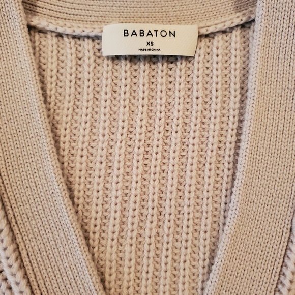 *SOLD* Aritzia Canberra Cardigan - Picture 2 of 3